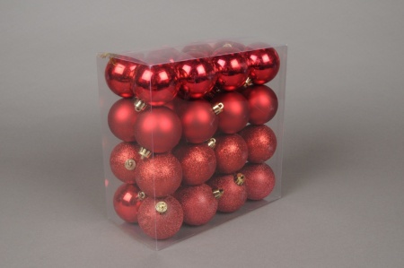 Boîte de 32 boules en plastique rouge D6cm