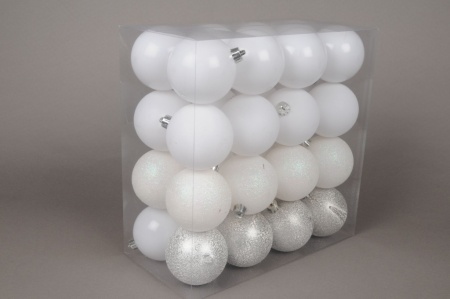Boîte de 32 boules en plastique blanc D8cm