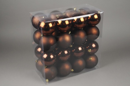Boîte de 32 boules en plastique chocolat D10cm