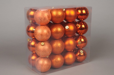 Boîte de 32 boules en plastique cuivre D8cm